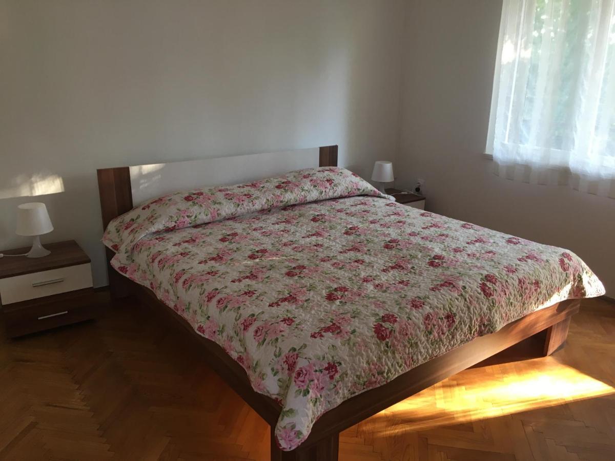Apartman Kora Njivice Exteriör bild