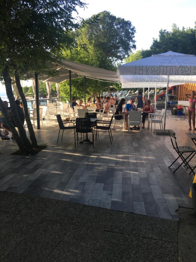 Apartman Kora Njivice Exteriör bild