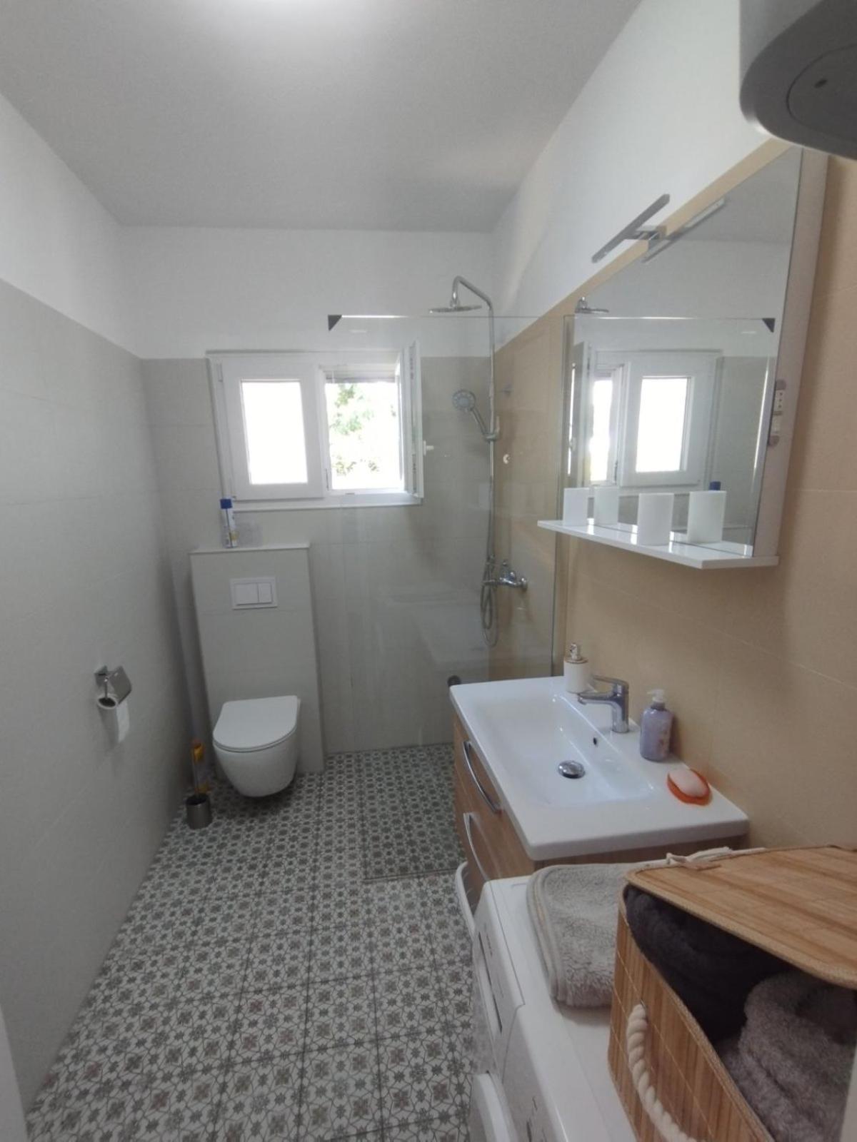 Apartman Kora Njivice Exteriör bild