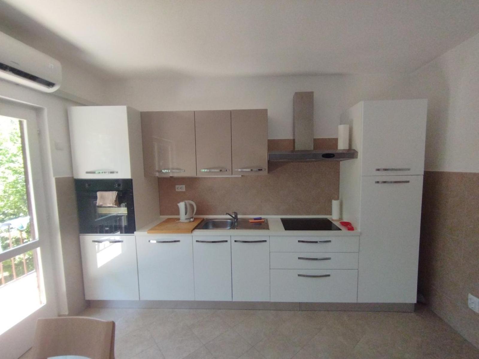Apartman Kora Njivice Exteriör bild
